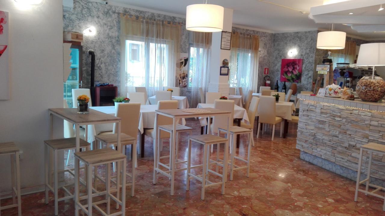Hotel Irene Λινιάνο Σαμπιαντόρο Εξωτερικό φωτογραφία